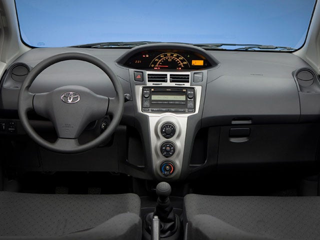 2009 Toyota Yaris Base photo 4