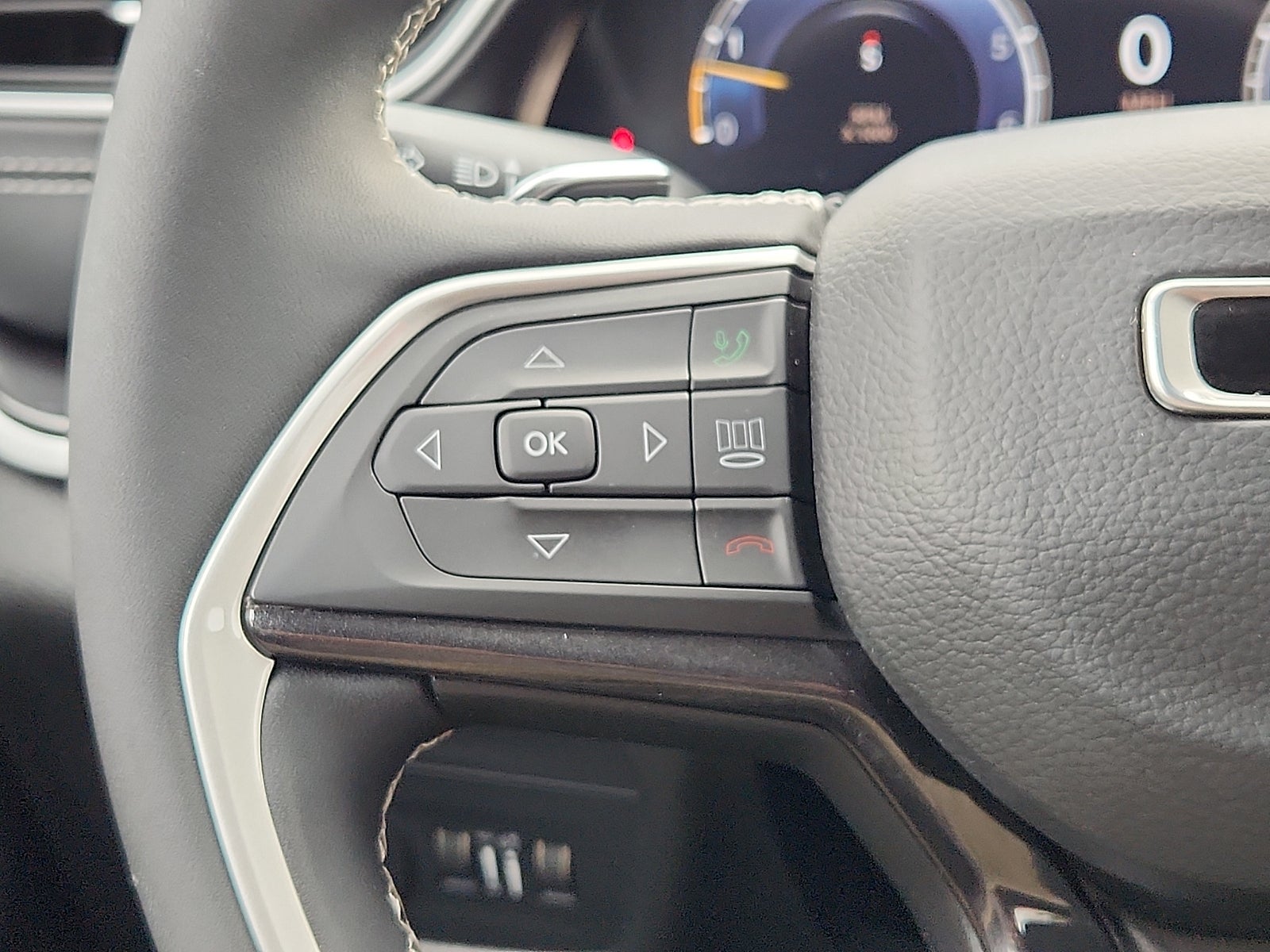 2023 Jeep Grand Cherokee Laredo 4x4