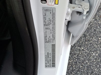 2022 RAM 1500 Big Horn Crew Cab 4x4 5'7" Box