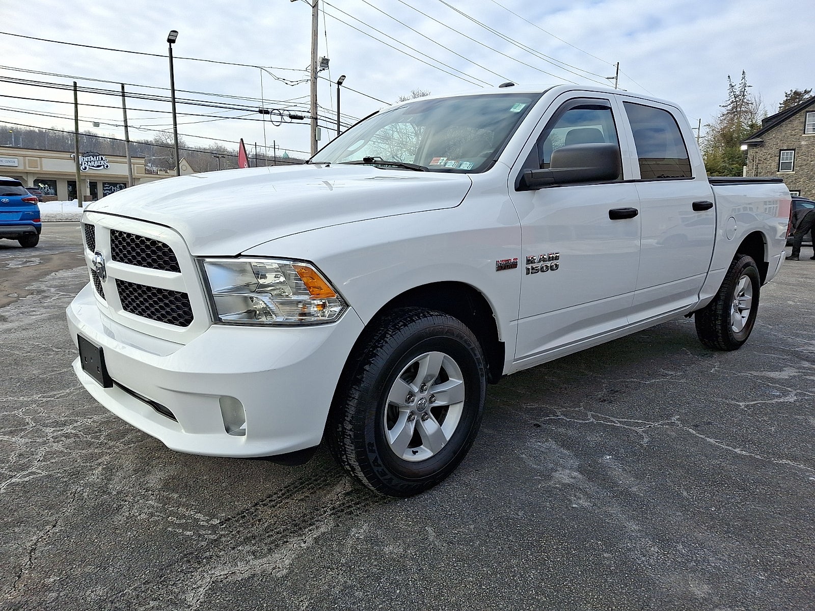 2017 RAM 1500 Express Crew Cab 4x4 5'7" Box