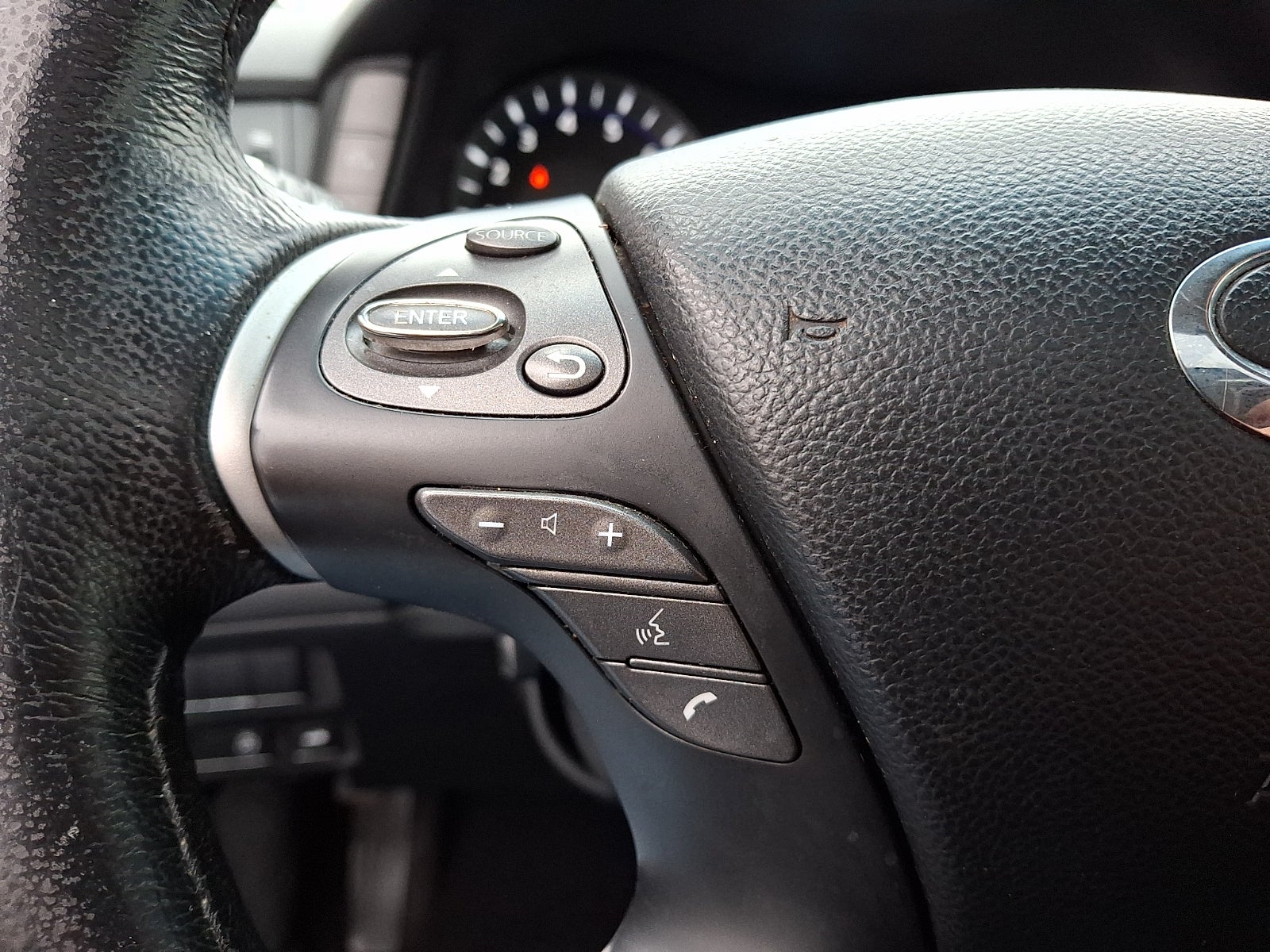 2016 INFINITI Q70 3.7X