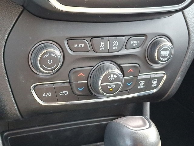 2022 Jeep Cherokee Latitude Lux