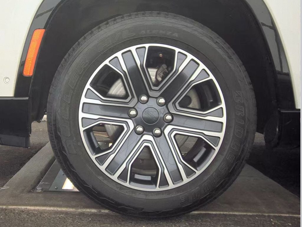 2024 Jeep Wagoneer Base