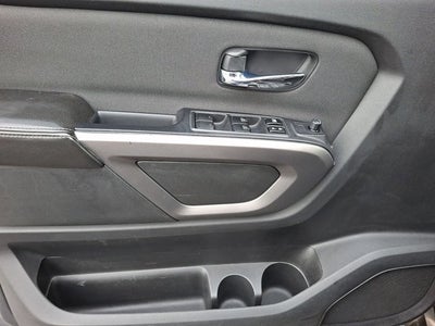 2015 Nissan Titan SV