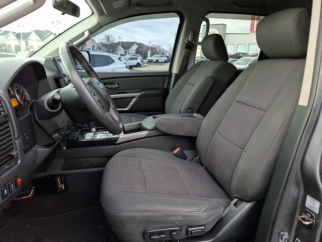 2015 Nissan Titan SV