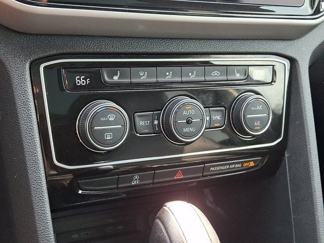 2022 Volkswagen Atlas 3.6L V6 SE w/Technology