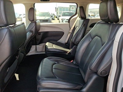 2023 Chrysler Pacifica Hybrid Touring L