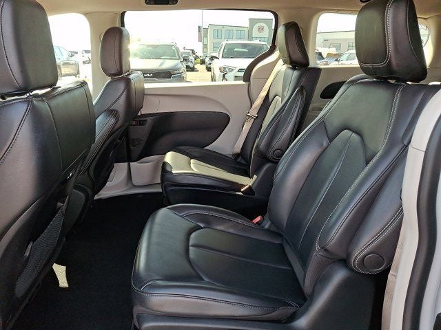 2023 Chrysler Pacifica Hybrid Touring L