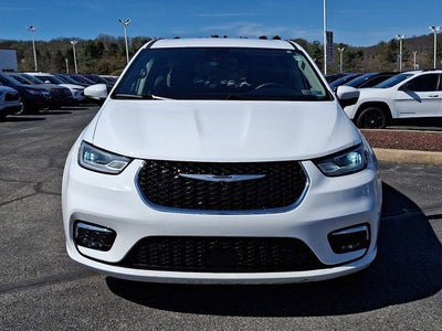 2023 Chrysler Pacifica Hybrid Touring L