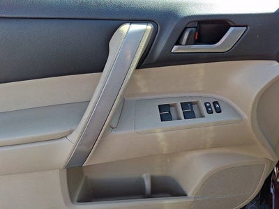 2013 Toyota Highlander SE
