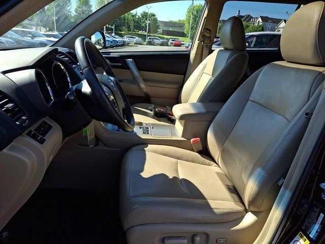 2013 Toyota Highlander SE