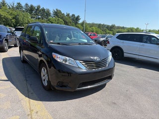 2014 Toyota Sienna LE 8 Passenger