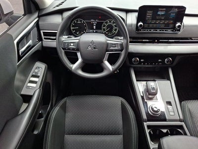 2022 Mitsubishi Outlander ES