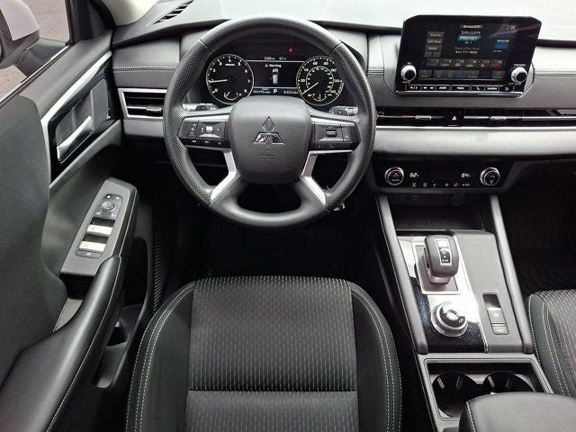 2022 Mitsubishi Outlander ES
