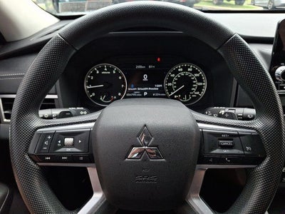 2022 Mitsubishi Outlander ES