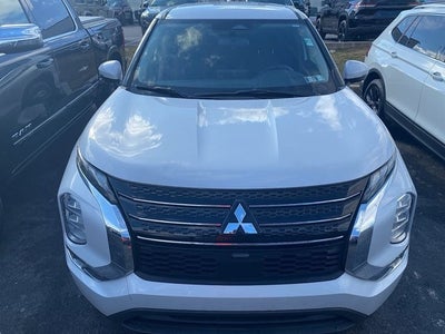 2023 Mitsubishi Outlander ES