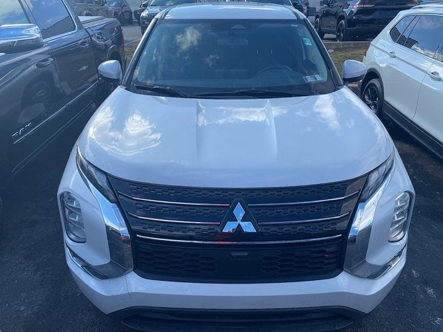 2023 Mitsubishi Outlander ES