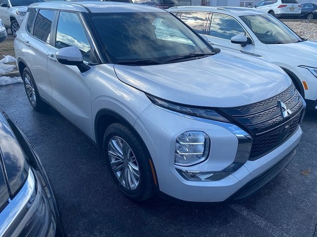 2023 Mitsubishi Outlander ES