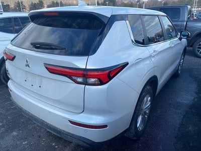 2023 Mitsubishi Outlander ES