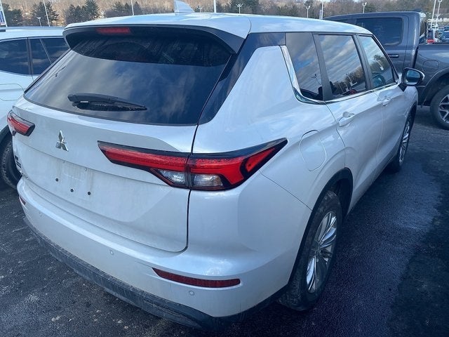 2023 Mitsubishi Outlander ES