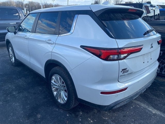 2023 Mitsubishi Outlander ES