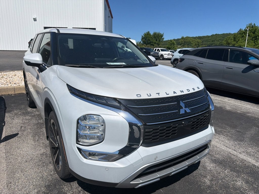 2022 Mitsubishi Outlander SE