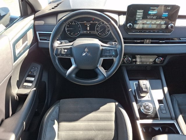 2022 Mitsubishi Outlander SE