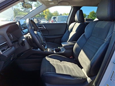 2022 Mitsubishi Outlander SE