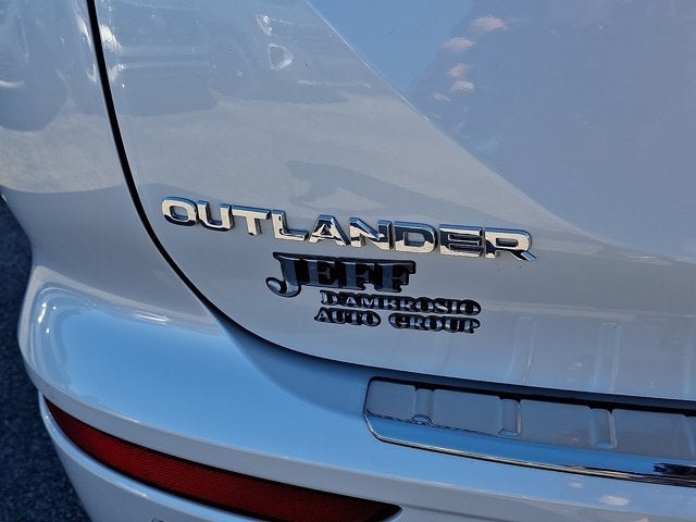 2022 Mitsubishi Outlander SE