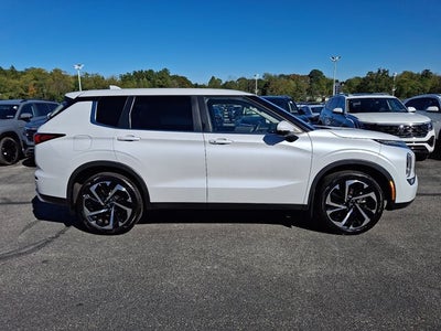 2022 Mitsubishi Outlander SE