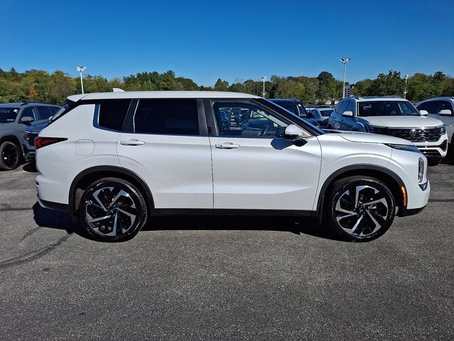 2022 Mitsubishi Outlander SE