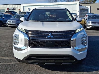 2022 Mitsubishi Outlander ES