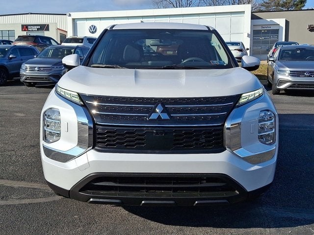 2022 Mitsubishi Outlander ES