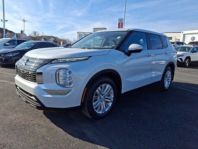 2022 Mitsubishi Outlander ES