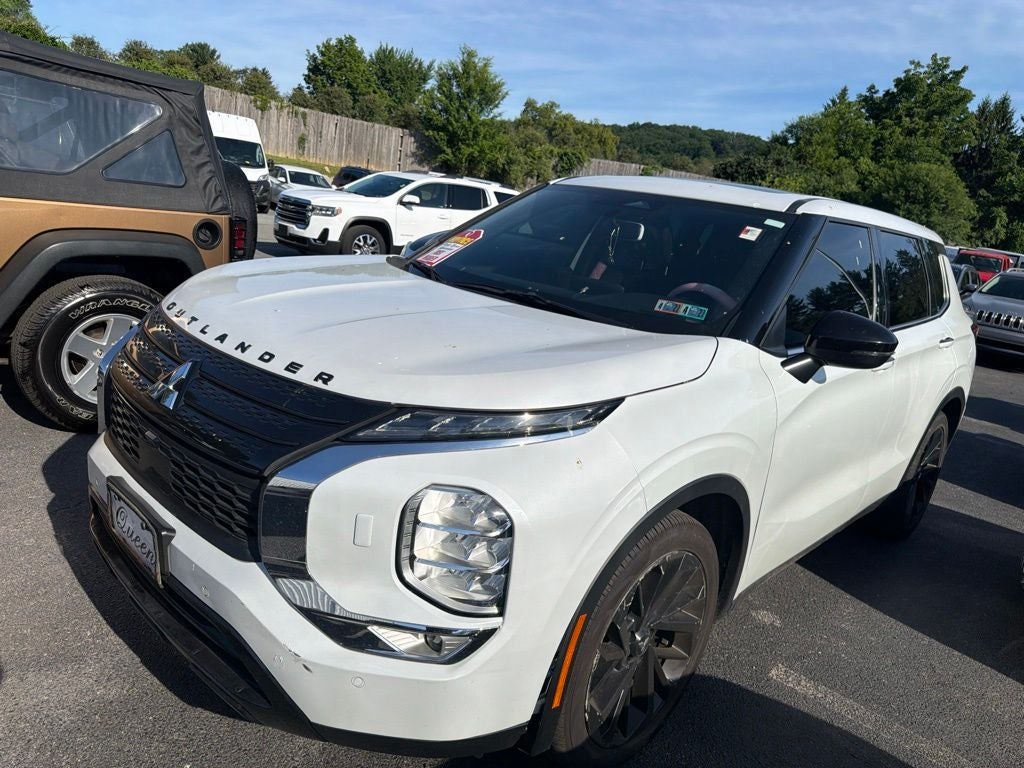 2022 Mitsubishi Outlander Black Edition