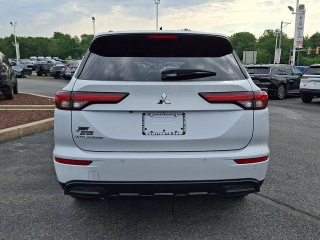2022 Mitsubishi Outlander Black Edition
