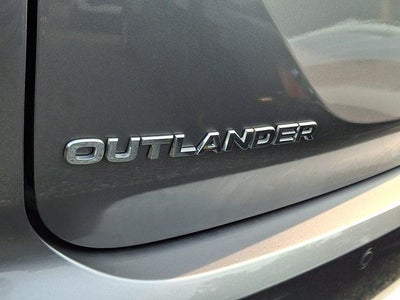 2022 Mitsubishi Outlander SE