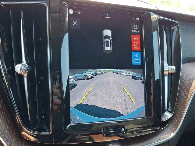 2022 Volvo XC60 B5 Momentum
