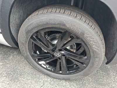 2026 Volkswagen Atlas Cross Sport 2.0T SEL R-Line Black