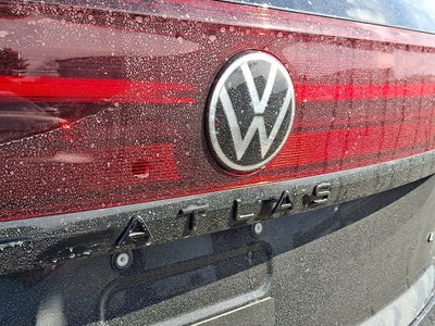 2026 Volkswagen Atlas Cross Sport 2.0T SEL R-Line Black