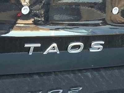 2026 Volkswagen Taos SE Black