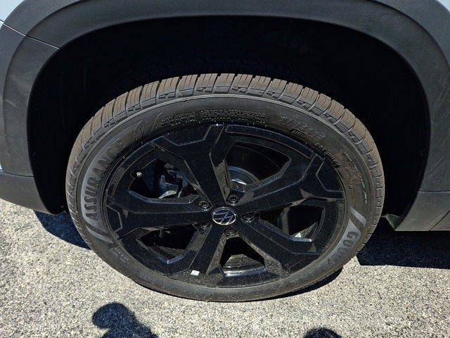 2026 Volkswagen Taos SE Black