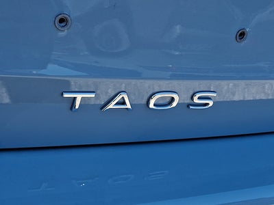 2026 Volkswagen Taos SE Black