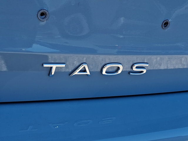 2026 Volkswagen Taos SE Black