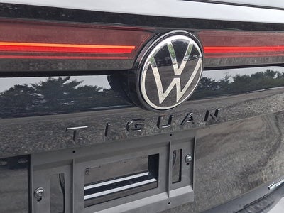 2026 Volkswagen Tiguan SE R-Line Black