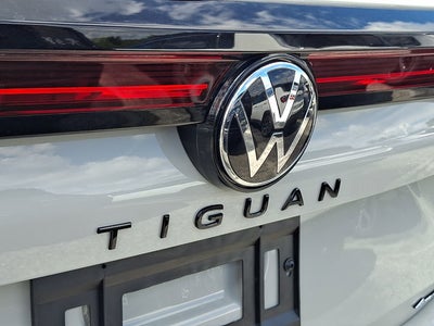 2026 Volkswagen Tiguan SE R-Line Black