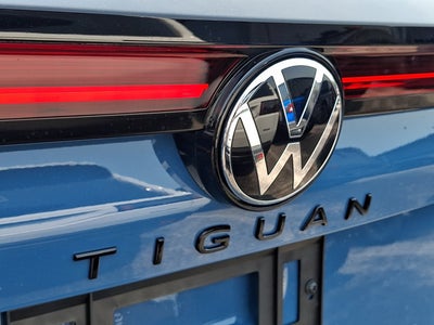 2026 Volkswagen Tiguan SE R-Line Black