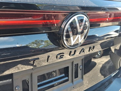 2026 Volkswagen Tiguan SE R-Line Black