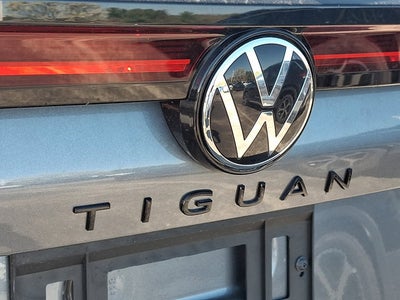 2026 Volkswagen Tiguan SE R-Line Black