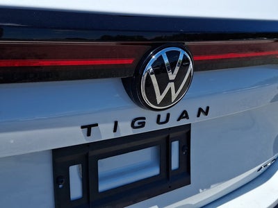 2026 Volkswagen Tiguan SE R-Line Black